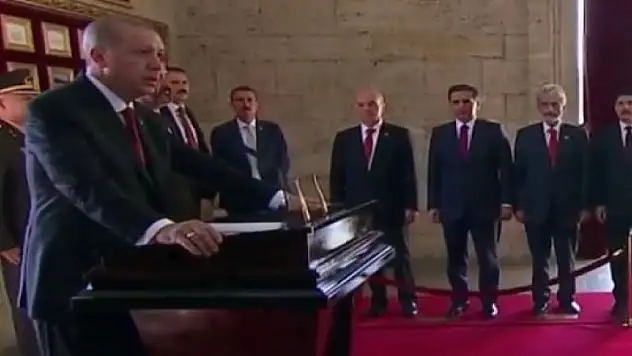 Erdoğan yazdı! Anıtkabir'den ilk mesaj