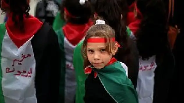 Ölüm kuşatmasını protesto ettiler