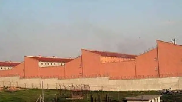 Ümraniye cezaevinden 3 mahkum firar etti