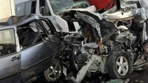 Nijerya'da iki trafik kazasında 55 kişi öldü