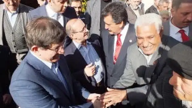 DAVUTOĞLU: 'AVUÇLARINI YALAYACAKLAR.'