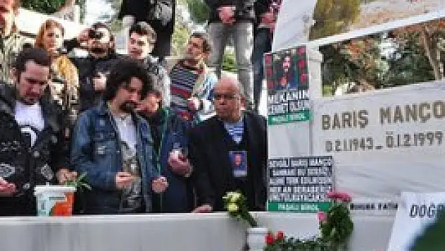 Barış Manço mezarı başında anıldı