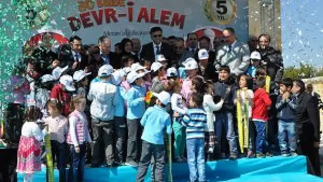 80 Binde Devr-i Alem Parkı açıldı