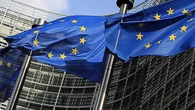 AB Ukrayna ile ortaklık anlaşmasını imzalıyor