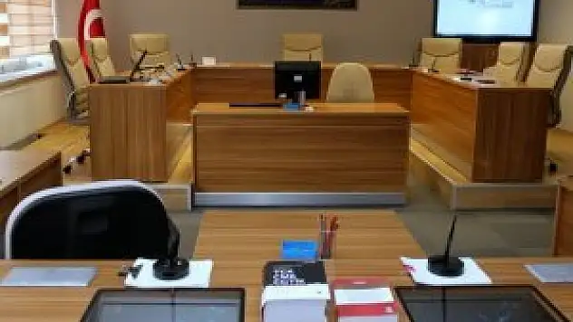 Annesinin boğazını keserek öldüren sanığa 'tahrik indirimi'