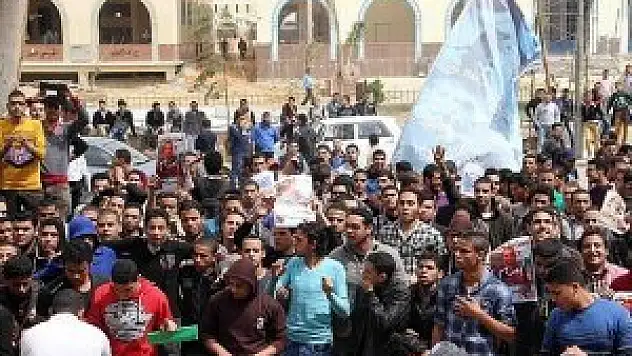 Mısır'da darbe karşıtı gösterilerde 2 kişi öldü