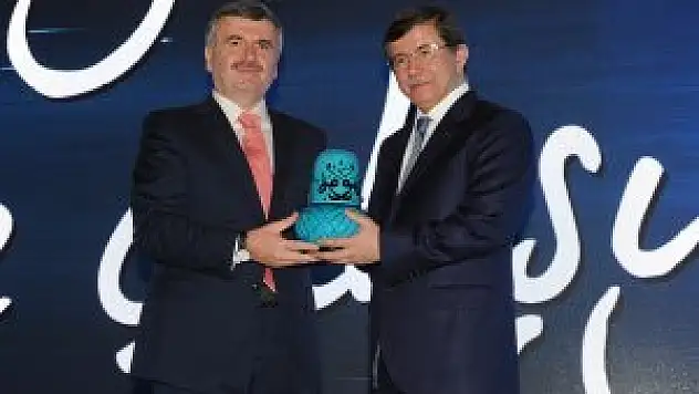 Konya Büyükşehir Belediye Başkanı Tahir Akyürek, 10 yıllık çalışmalarını değerlendirerek yeni dönem projelerini açıkladı