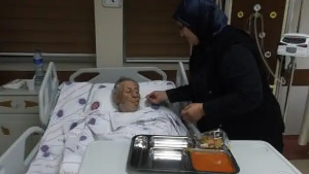 Konya Kamu Hastaneleri Birliği'nden '24 saat sıcak çorba' hizmeti