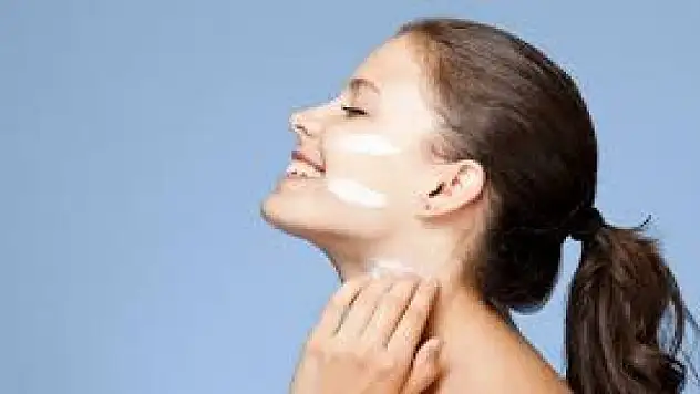 GÜZELLEŞME HEVESİNİZ CİLT KANSERİNE YOL AÇABİLİR