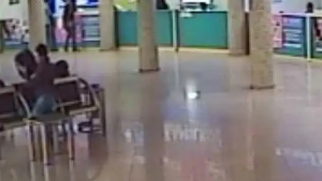 Otogarda uyuyakalınca çantasını kaptırdı