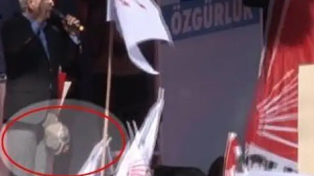 Kılıçdaroğlu'na ayakkabı fırlatıldı