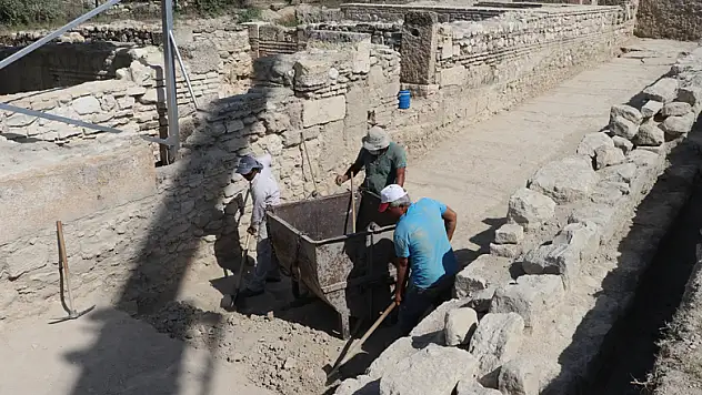 2 bin yıllık 'mozaikli villa' bulundu