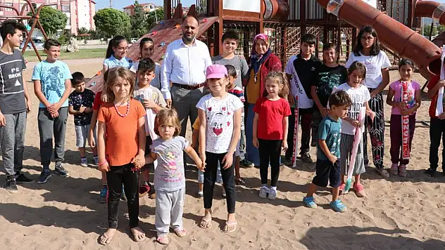 Beyşehir'de yeni çocuk oyun parkı miniklerin çekim merkezi oldu