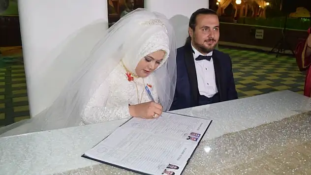 Melike & Mehmet Günnar dünya evire girdi.