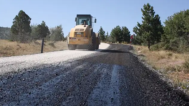 Derbent Aladağ kayak merkezi yolu asfaltlanıyor