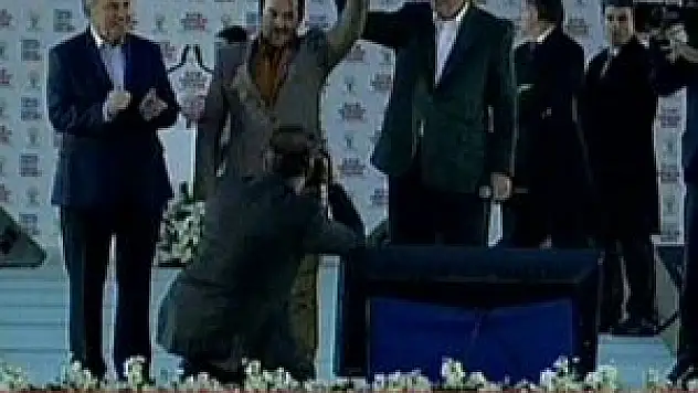 AK Parti Yenikapı mitinginde Arslanbek Sultanbekov ve Dombra sürprizi