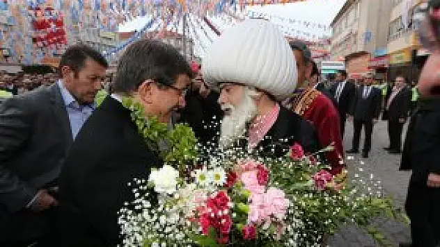 Davutoğlu, Akşehir, Tuzlukçu, Yunak ve Ilgın ilçelerinde mitinge katıldı