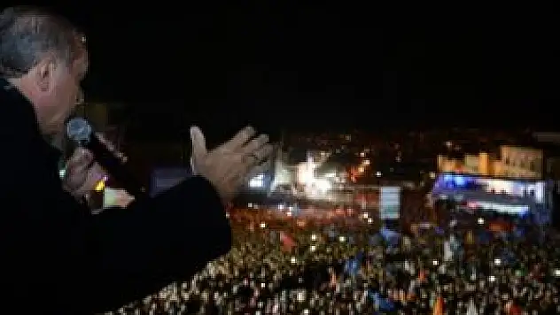 Başbakan Erdoğan Ankara'da halka seslendi, 'Biz halkın ve hakkın nezdindeki prestijimize bakıyoruz'