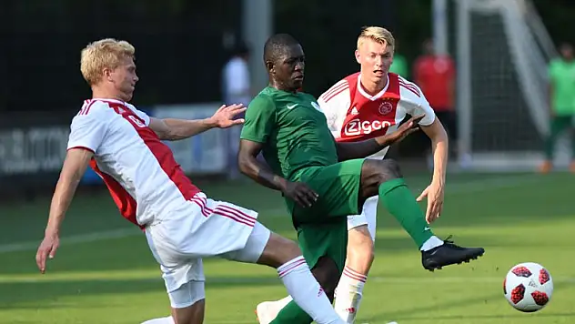 Konyaspor, Ajax maçında direkleri dövdü!