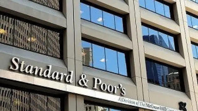 S&P, Brezilya'nın kredi notunu düşürdü
