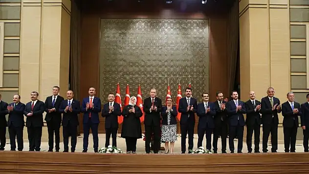 AK Parti'den yeni bakanlara özel çalışma