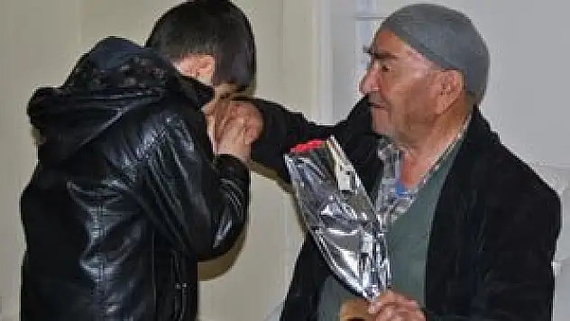 Kulu'da ilkokul öğrencilerinden, Yaşlı Yaşam Merkezi'ne ziyaret