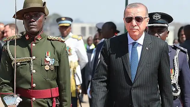 Cumhurbaşkanı Erdoğan Zambiya'da resmi törenle karşılandı