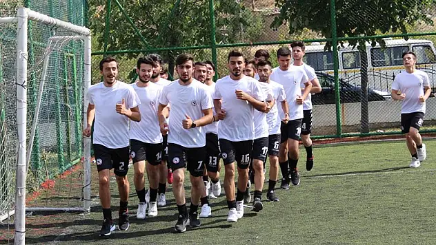 Kara Kartallar sezonu açtı