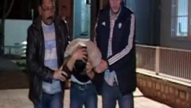 Hırsız havalandırmada yakalandı