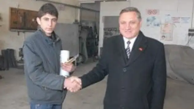 Halil Açıl, ilçedeki kömürcü esnafıyla buluşarak projelerini anlattı