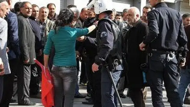 Van'da miting sonrası gerginlik