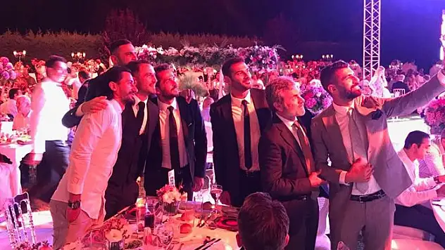 Efsane ekip, Mehmet Uslu'nun düğününde buluştu!