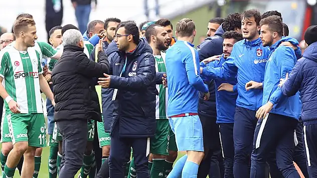 Rıza Çalımbay, tartıştığı malzemeciyi alt yapıya gönderdi!