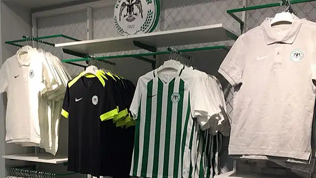 Konyaspor'un yeni sezon formaları Konyastore'da satışa çıktı