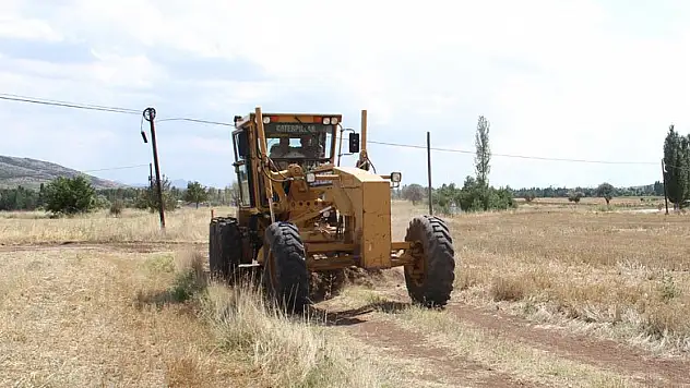 Beyşehir'de tarla yolları bakım çalışmaları