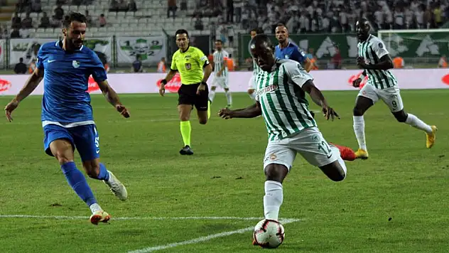 Traore'ye alkış, Volkan'a ıslık!