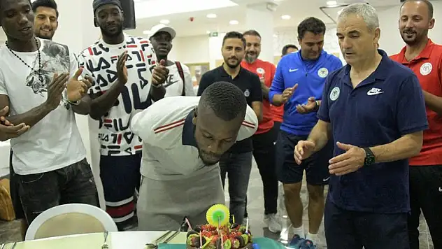 Konyaspor, Diagne'nin doğum gününü kutladı