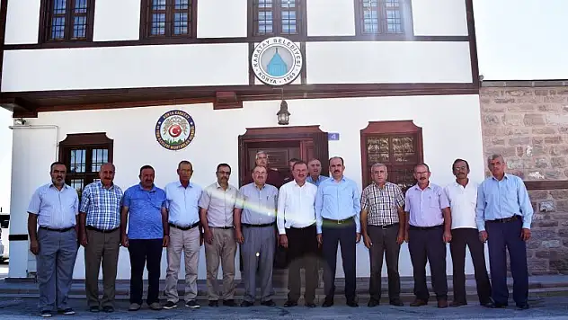 Başkan Altay Karatay Muhtarlar Derneğini Ziyaret Etti