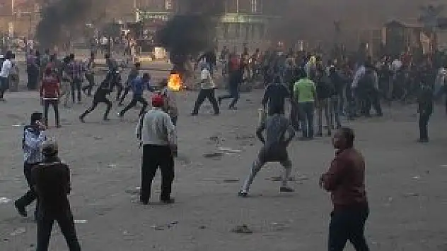 Mısır'da Sisi ve Sabbahi tarafları çatıştı
