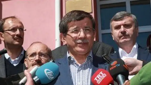 Dışişleri Bakanı Davutoğlu, oyunu Konya'da kullandı, gündemle ilgili önemli açıklamalar yaptı...