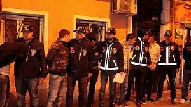 Otomobillere saldıran zanlılar yakalandı