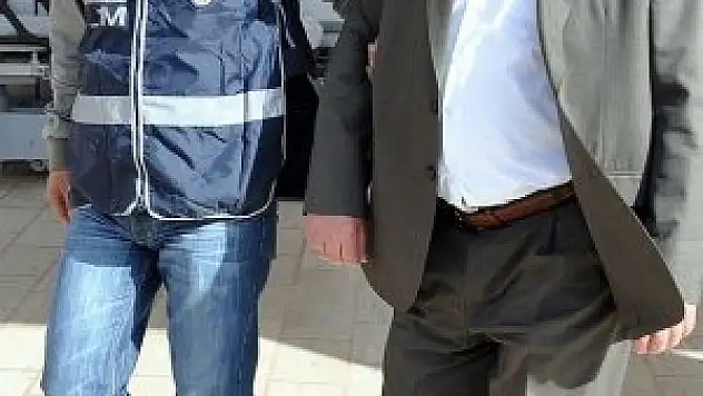 Sandık başında yakalandılar