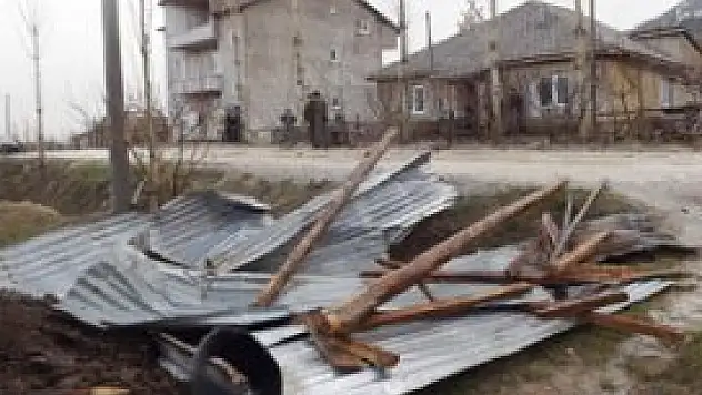 Hortum hasara yol açtı