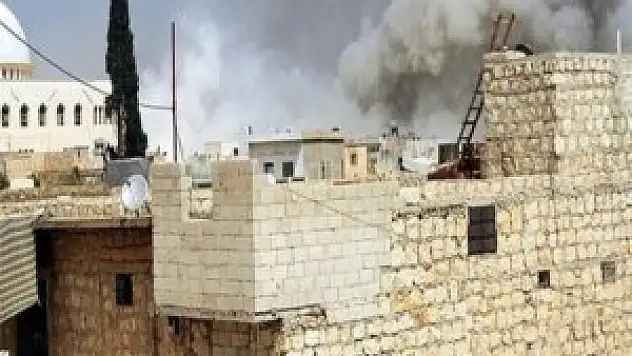 Esed yine varil bombasıyla vurdu: 15 ölü