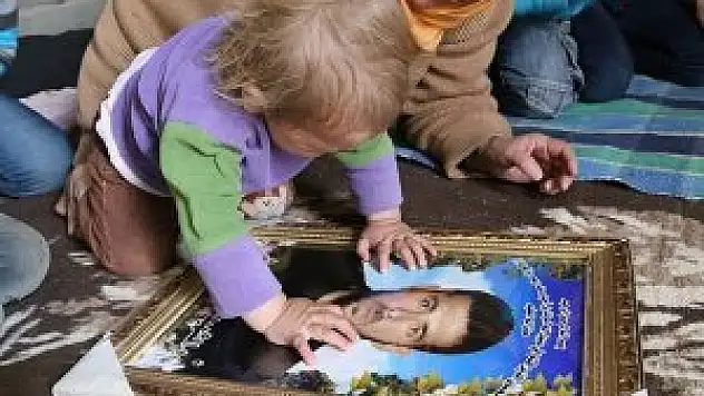 Savaş Suriyeli çoçukları yetim bıraktı