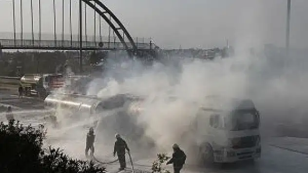 Yakıt yüklü 2 tanker çarpıştı