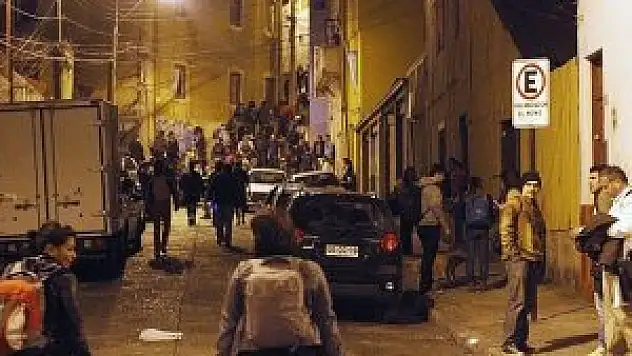 Depremin ardından acil durum ilanı