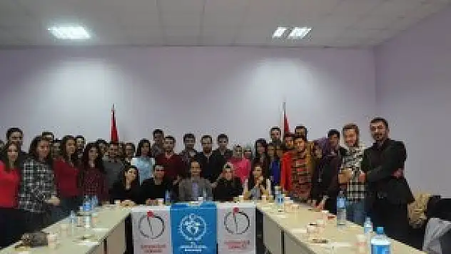 İletişimciler omuz omuza