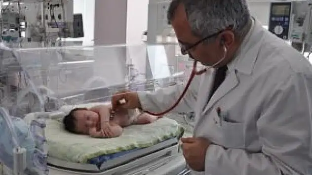 Bir günlük Pervin bebeğe ameliyat