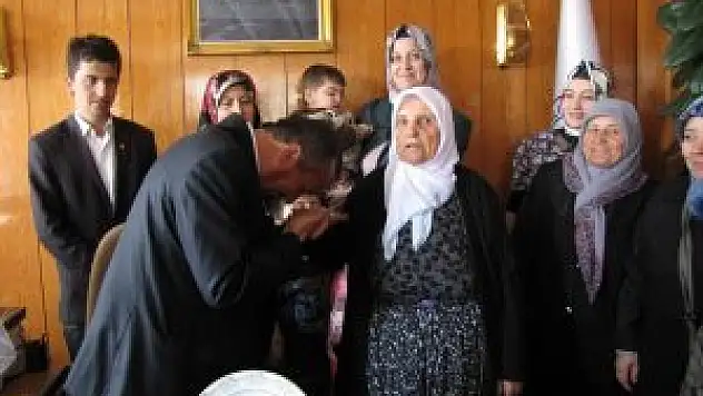 Hasan Koçer, mazbatasını alarak göreve başladı